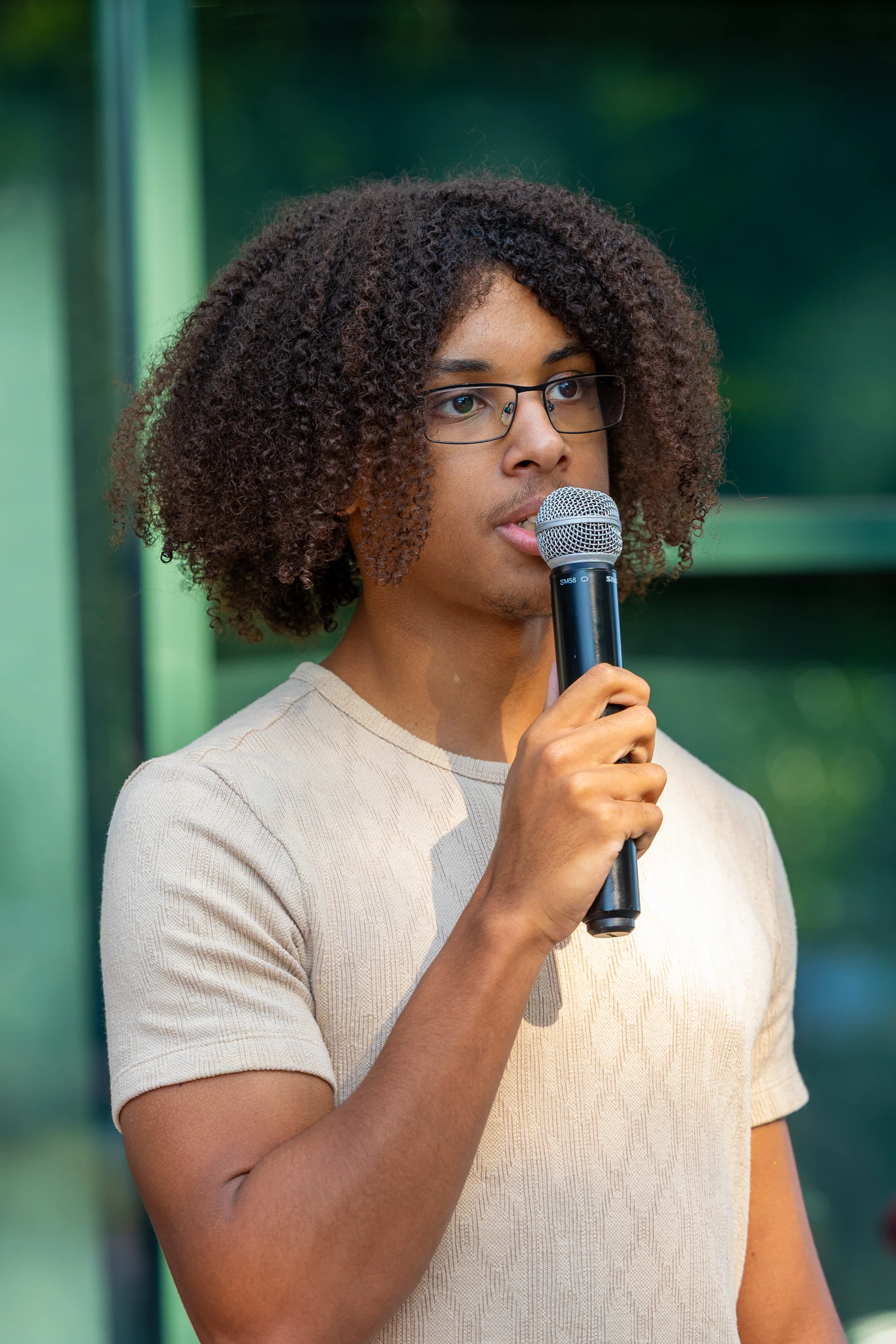 Julian Tavares speaks at the 2026 Pearl Scholarship celebration